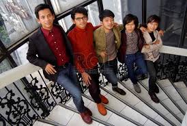 Tentunya adalah sangat menghibur kita semua oleh karena itu, mari kita simak saiapa saja para pemainya. Bulan Ramadhan D Masiv Rilis Cahaya Hati Republika Online