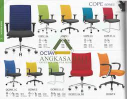Pada umumnya, kursi memiliki 4 kaki yang digunakan untuk menopang berat tubuh di atasnya. Daftar Harga Kursi Kantor Murah Bali Denpasar