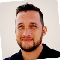 70+ perfiles de «Andreoli»