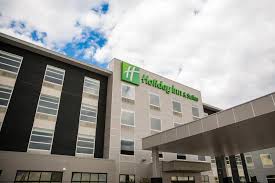 Tagged as an express hotel, it focuses on offering limited services at a reasonable price. Holiday Inn Hotel Suites Calgary South Conference Ctr An Ihg Hotel Calgary Updated 2021 Prices