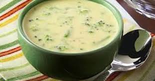 Recette Une Delicieuse Soupe Minceur Au Chou Fleur Pour Perdre Des Kilos Avant L Ete Soupe Minceur Soupe Choux Fleur Soupe De Brocolis