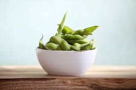 Health Benefits of Edamame, According To a Dietitian