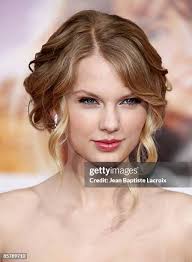 816 Hannah Swift Stock Photos, High-Res Pictures, and Images