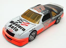 Model companies wasted no time in coming out with nascar related model kits. Revell 1 24 Scale 8663 Stock Car Chevy 17 Nascar White Ebay
