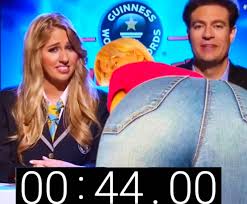 Blonde woman farting for 44 seconds - ThisVid.com