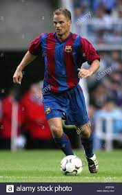 Frank de boer was the manager of crystal palace at the beginning of the 2017/18 premier league season. Frank De Boer Fc Barcelona St James Park Newcastle England 7 August 2002 Stockfotografie Alamy