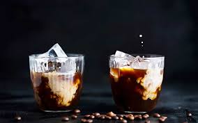 Il white russian è un cocktail delizioso e perfetto per ogni occasione: Iced Coffee Its History And The Recipe To Prepare It At Its Best Ponte Vecchio Macchine A Leva Per Caffe