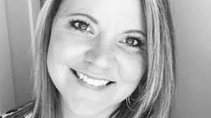 Sara Dollins's Instagram, Twitter & Facebook