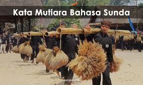 1.4 musuh anu kalintang bahaya di dunya iéu nyaéta rarasa'an siéun saréng hariwang. 25 Kata Mutiara Bahasa Sunda Kahuripan Terlengkap Serta Artinya