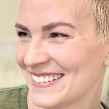 Amazon.com: The Gentlewoman Physician (The Gentlewoman Series):  9781963608007: Opal, Emily: Books