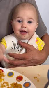 I kiss my baby ducks😘