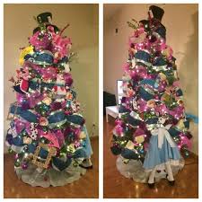 Christmas Tree Alice In Wonderland Disney Christmas Tree Disney Christmas Tree Theme Christmas Tree Themes