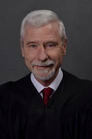 Steadman to hang up his judicial robe in November 2016