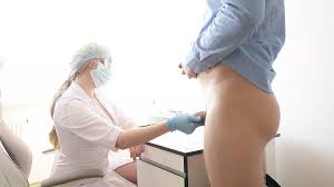 Vollbusige Ärztin melkt die Prostata. steckte ihren Finger in den Arsch |  xHamster