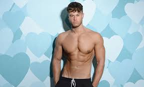 Love island fans were beside themselves with tonight's episode after alex george confessed his feelings to ellie brown and the pair shared a romantic kiss. Who Is Alex Beattie The New Love Island Contestant Has A Major Crush On Gorgeous Montana Love Island Contestants Love Island Alex Beattie