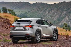 Porównać dane techniczne, wymiary, zużycie paliwa: Lexus Nx300 E Vs Nx200t Namwheels
