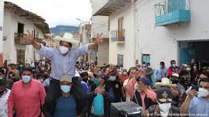 Stream pedro's beats, a playlist by pedro castillo from desktop or your mobile device. Lehrer Bei Prasidentenwahl In Peru Vorne Aktuell Amerika Dw 12 04 2021
