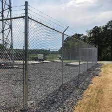 Normally 11 gauge wire and 2 diamond size. China High Security 8 Foot Galvanized Chain Link Fence With Barbed Razor Wire China Chain Link Fence Design Yard Guard Chain Link Fence