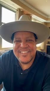 Elijah Thomson's Instagram, Twitter & Facebook