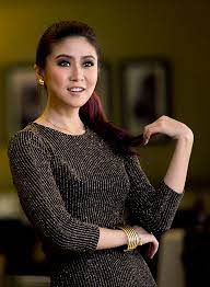 Siti badriah lagi syantik official music video nagaswara music. Elizabeth Tan Singer Wikiwand