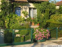Aménagement d'une spirale de fleurs. Optimiser L Espace Pour Creer Un Petit Jardin
