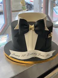 Free shipping same day & midnight delivery so, i'd love to surprise him with a great one we can make year after year. Tuxedo Thema Geburtstagstorte Geburtstagstorte Thema Tuxedo 25th Birthday Cakes Dad Birthday Cakes Birthday Cake For Him