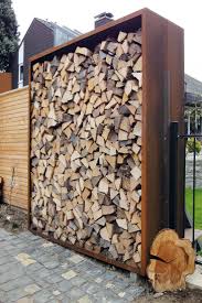 Pin Von V N Auf Garten In 2020 Mit Bildern Kaminholzregal Holzlager Holzzaun