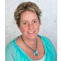 Laura Hassel's Instagram, Twitter & Facebook