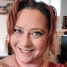 Lori Herzig's Instagram, Twitter & Facebook