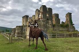 J'appartiens comme bcp de gens dans nos pays européens à cette classe moyenne (notion fluctuante aussi) dont vous parlez, mais je suis tout à fait conscient que cela me place du côté des riches pour ceux qui sont dans la pauvreté et ne voient aucun moyen de s'en sortir (et ça existe)… L Occitanie Chateaux Cites Medievales Et Paysages Grandioses Sur La Route Du Pays Cathare