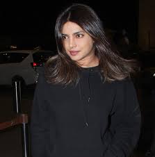 Priyanka Chopra S No Makeup Look Natural Beauty In Mumbai Pics Hollywood Life Usually something with a hint of color. hollywood life