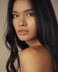 Janine Marie's Instagram, Twitter & Facebook