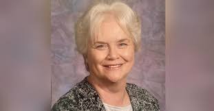 Louise Randolph's Instagram, Twitter & Facebook