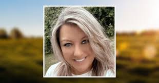 Amanda Hiott's Instagram, Twitter & Facebook