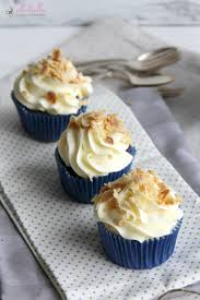 Hier Findet Ihr Ein Rezept Fur Mandel Cupcakes Mit Pudding Buttercreme Cupcakes Buttercreme Buttercreme Rezept