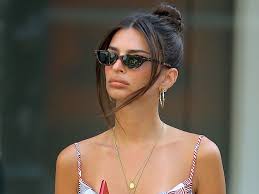 Ratajkowski's famous friends commented supportive messages on her post, including selena gomez , who wrote, love this, love you!! you are beautiful inside & out!??, paris hilton wrote. Emily Ratajkowski Is Officially Reviving This 90s Hair Style Vogue