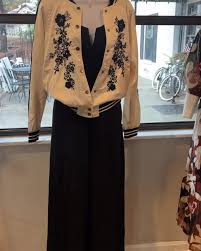 Fabulous Fall!!! Monday evening LIVE 7:00pm #boutiquestyle #boutiquefashion  #boutiqueshopping #monicaschicboutique #boutiqueclothing #boutique  #shopping #facebooklive #facebooklivestream ...