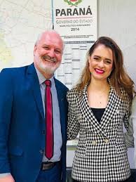 Notícia boa! Esta semana consolidamos nossa pareceria para a UEM que queremos, eu e o professor Geovanio Rossato, filósofo, Doutor em Antropologia, ex-diretor do Centro de Ciências Humanas, Letras e Artes e