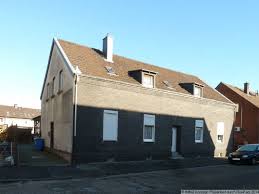 Mitgliederbereich, cars & bikes die clubgarage ist aus freude am fahrern entstanden. 5 Familienhaus Mit Garten Und Garage In Oberhausen Dumpten Real Estate Apartment House Commercial Properties