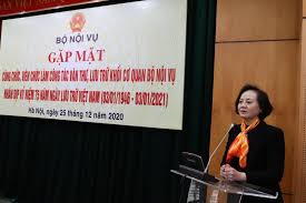 Bộ trưởng, chủ nhiệm ủy ban dân tộc hầu a lềnh. Gáº·p Máº·t Nhan Dá»‹p Ká»· Niá»‡m 75 NÄƒm Ngay Truyá»n Thá»'ng Nganh LÆ°u Trá»¯ Viá»‡t Nam