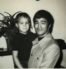 Brandon bruce lee was an american actor, fight choreographer and martial artist. Bruce Lee Father And Son Brucelee Facebook