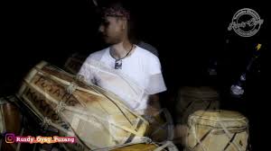 List download lagu tulang rusuk rusdi (04:42 min) mp3 link, last update jul 2021. Download Kendang Rampak Mawar Putih Mp3 Mp4 3gp Flv Download Lagu Mp3 Gratis