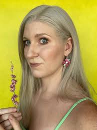 About The Artist — Glasswork Pixie