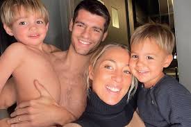 Precisamente allí se conocieron y se enamoraron y. Preocupa La Salud De Uno De Los Hijos De Alvaro Morata Y Alice Campello