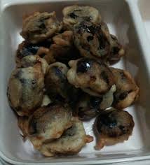 Di sarawak, biasanya disajikan selama bulan ramadhan setelah umat muslim mengakhiri puasa pada waktu berbuka. Cucur Kurma Food Chicken Meat