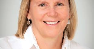 Karen Paulson's Instagram, Twitter & Facebook