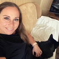 Does anyone who graduated in 1973 have any class photos I could post. Any  grade it doesn't matter I lost all my photos in a house fire and I'd love  to be