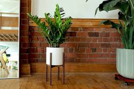 Plant stand holds big and small sized plants. 12 Free Diy Plant Stand Plans
