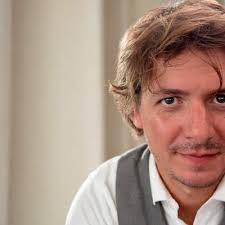 Ayer Hector Pla, nuestro co fundador y e-commerce y marketing manager,  participó en el #eshow Madrid, hablando sobre como utilizamos la IA en  Decántalo.