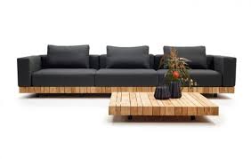 Descubra los mejores sofás modernos a la venta en línea en viadurini.mx. 150 Modelos De Sofa De Madeira Para Se Inspirar